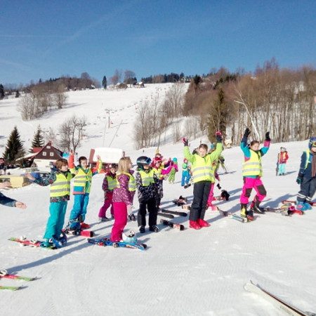 [52420898-308573659697686-1141507732096942080-n.jpeg]