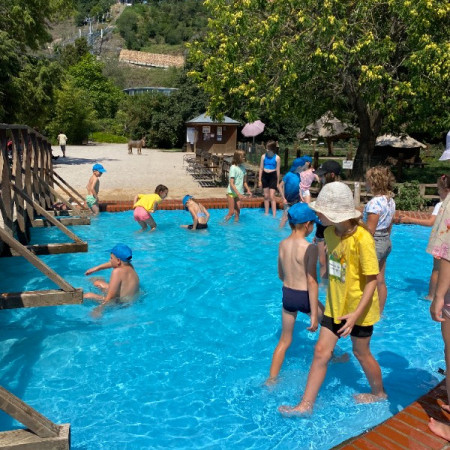 [2f7f979e-d4b9-4b3b-bdf4-7df498e92bc9.jpeg]