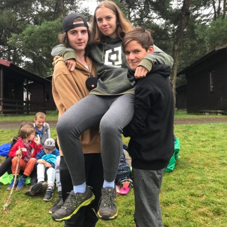 [9a6d4a86-f6da-47f2-8bc7-17c67d47918b.jpeg]