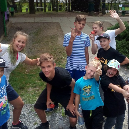 [9.-den-8.7-10-.jpeg]