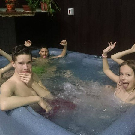 [1071185-1143390365713669-1789402307-o.jpeg]