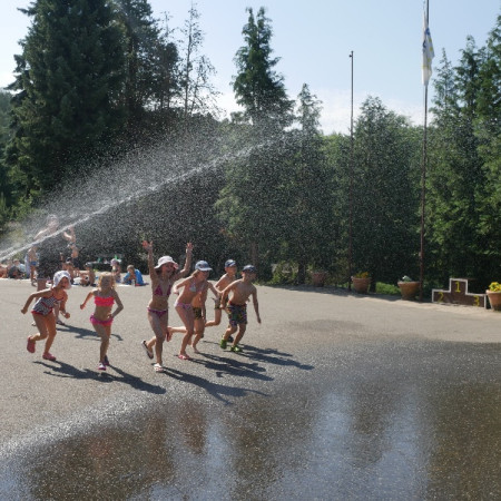 [4.-den-2.7-10-.jpeg]