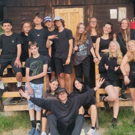 [33b2ad65-1ab9-48ee-b340-9b6dca823994.jpeg]