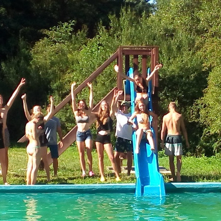 [4.-den-3.7-10-.jpeg]