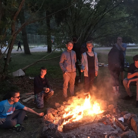 [5.-den-4.7-13-.jpeg]