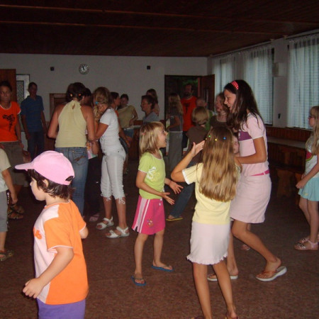 [s5004338-resize.jpeg]